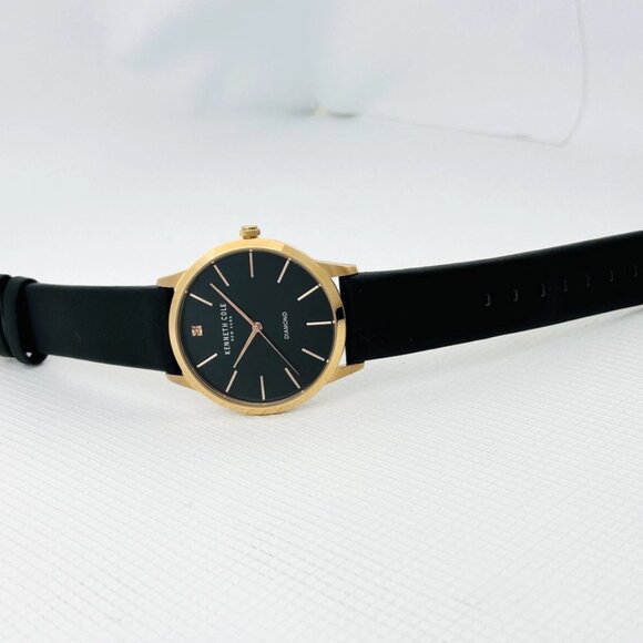 Kenneth Cole NWT watch